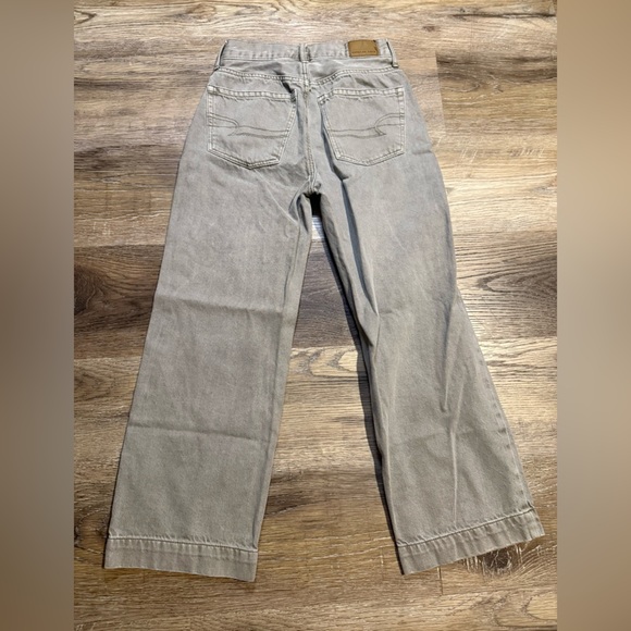 American Eagle Cropped Jean - Picture 2 of 7